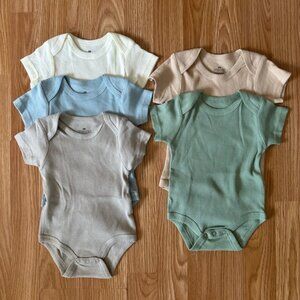 Amazon Assorted Color Baby Clothes Boy or Girl Bodysuit Set (5) Size 0-3